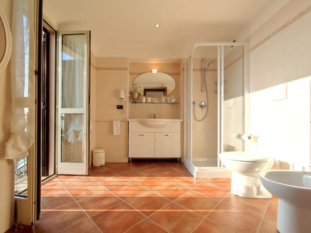 B&B Villa Regina Brunate Buitenkant foto